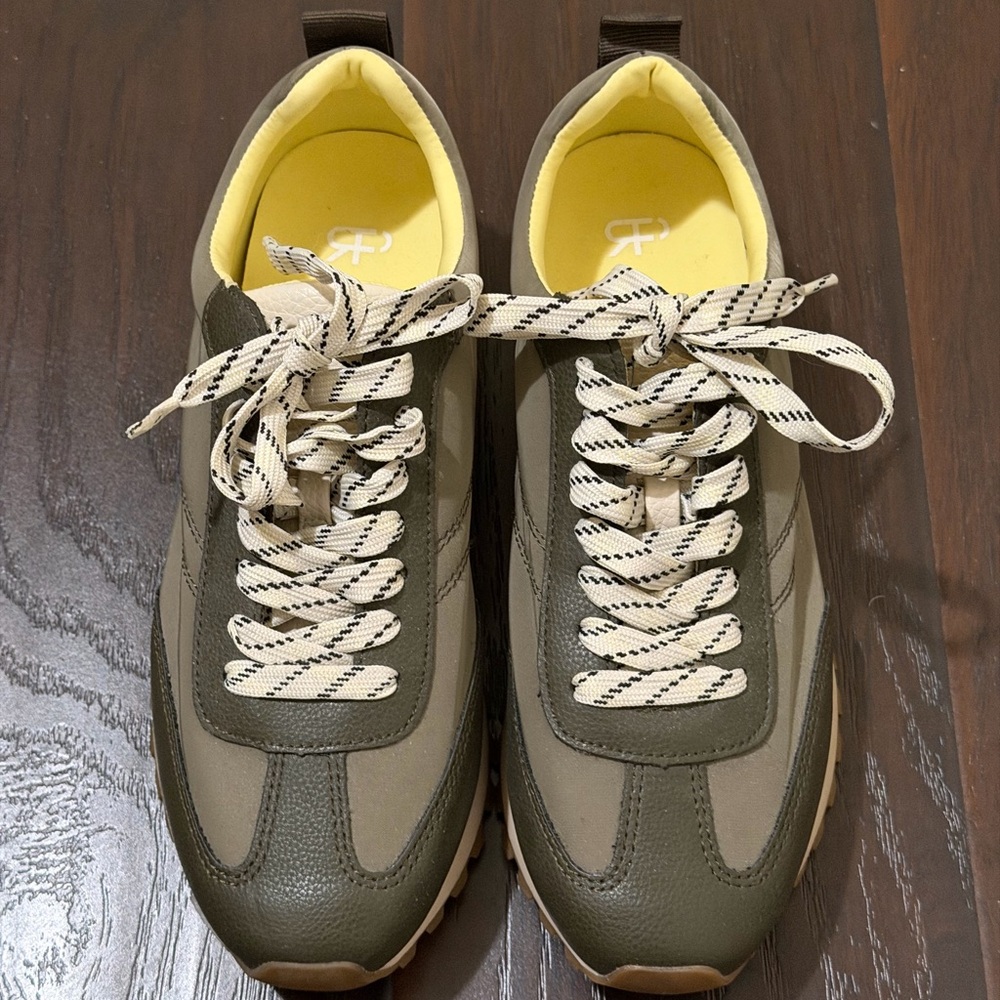 Stylish Olive Green Men's Sneakers
